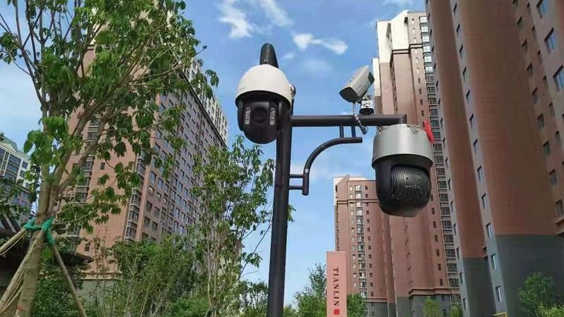 周界安防电子围栏与振动光纤：技术参数对比解析